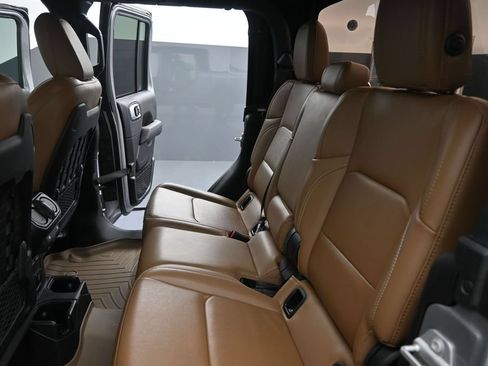 Used 2020 Jeep Gladiator Rubicon AWD/4WD image 18