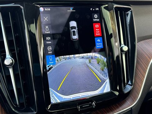 Certified 2023 Volvo XC60 T8 Plus AWD/4WD image 19