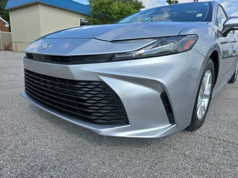 Used 2025 Toyota Camry LE FWD image 9