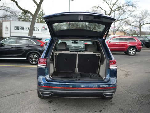 Certified 2022 Volkswagen Atlas SE w/ Black Wheel Package image 7