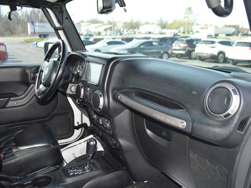 Used 2017 Jeep Wrangler Unlimited Sport AWD/4WD image 21