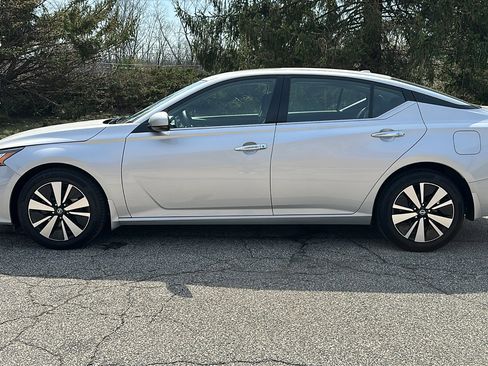 Certified 2019 Nissan Altima 2.5 SV image 28
