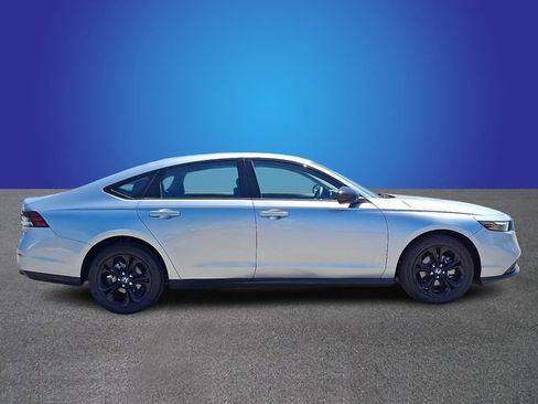 Used 2025 Honda Accord SE image 3