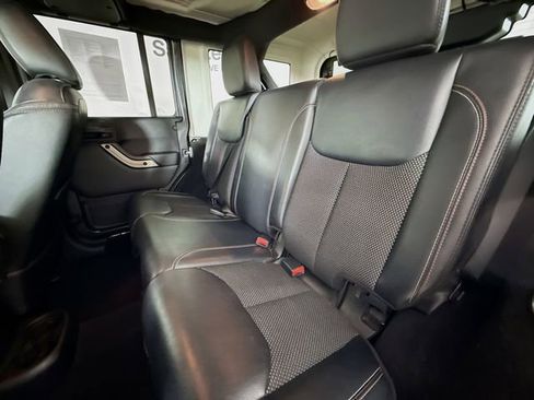 Used 2017 Jeep Wrangler Unlimited Sahara image 21