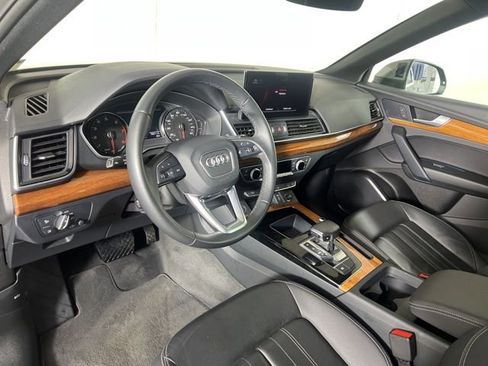 Used 2023 Audi Q5 2.0T Premium w/ Convenience Package image 21