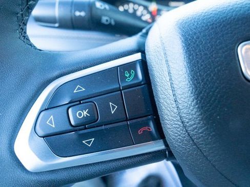 Used 2023 Jeep Compass Limited image 22