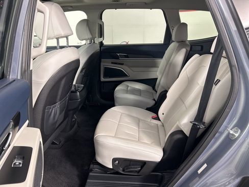 Used 2023 Kia Telluride EX w/ EX Captain's Chair Package image 24