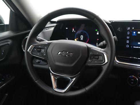 Used 2024 Chevrolet Trax ACTIV w/ Sunroof Package image 16