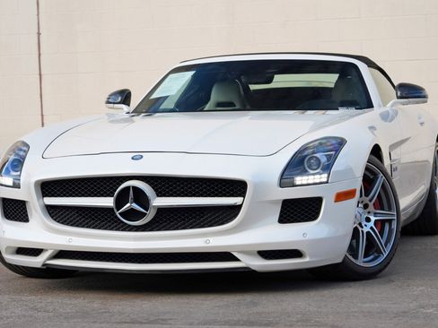 Used 2012 Mercedes-Benz SLS AMG Roadster image 3