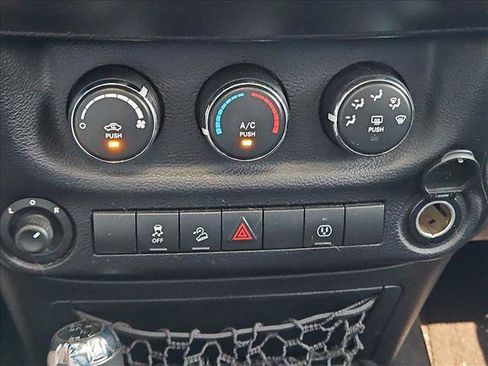 Used 2014 Jeep Wrangler Unlimited Sahara w/ Max Tow Package AWD/4WD image 12