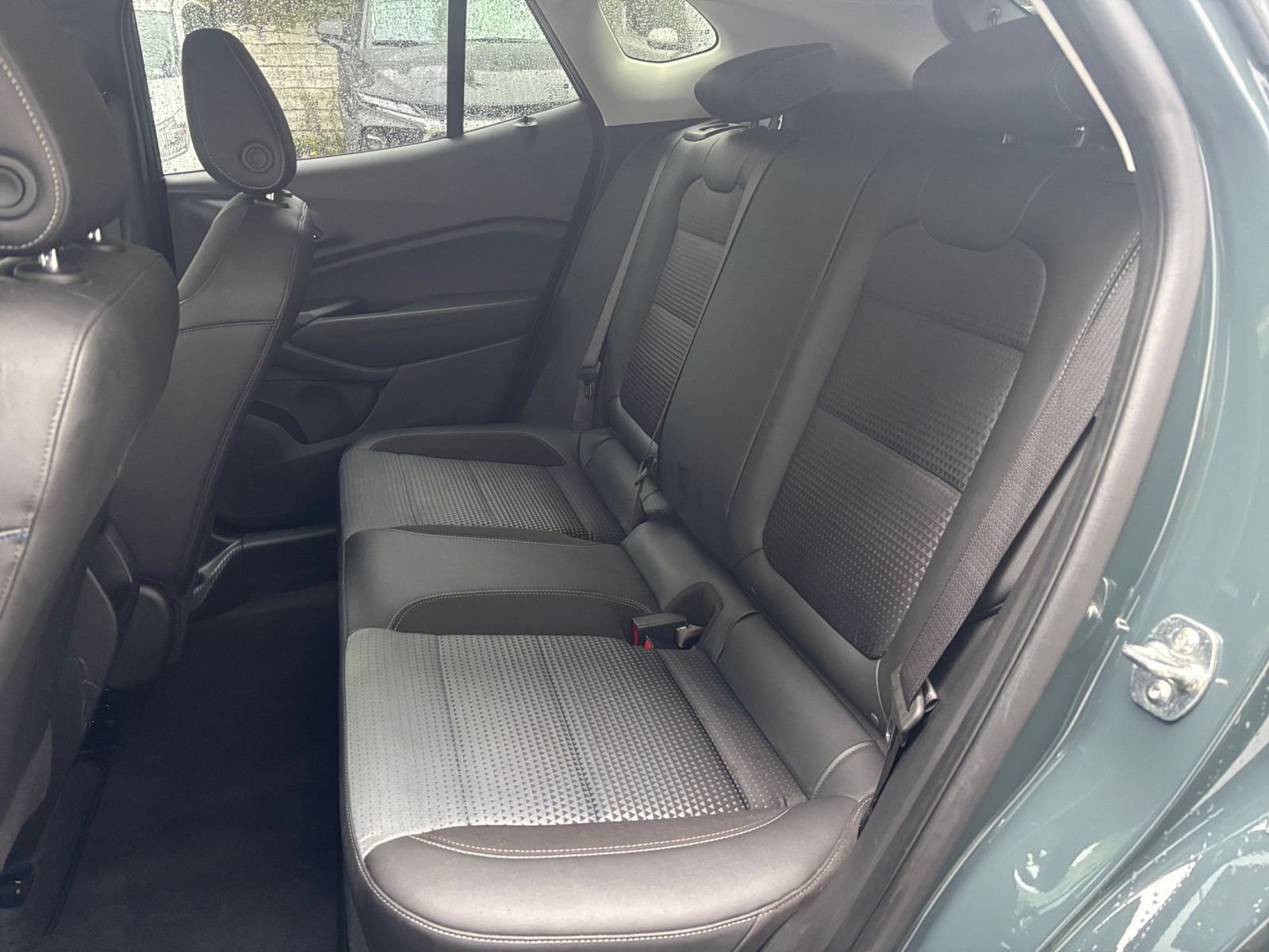 Used 2025 Chevrolet Trax LT w/ LT Convenience Package FWD image 35