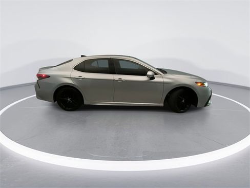 Used 2021 Toyota Camry XSE image 5