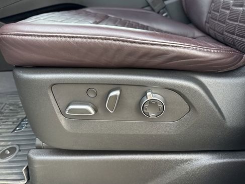 Used 2023 Cadillac Escalade ESV Sport Platinum w/ LPO, ONYX Package image 10