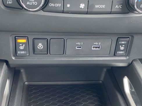 Used 2024 Nissan Frontier SL image 30