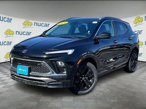 Used 2024 Buick Encore GX Sport Touring image 3