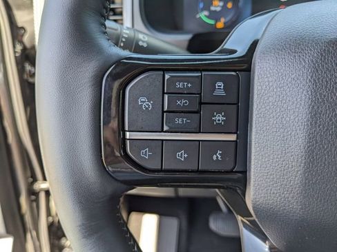 Used 2025 Ford F150 Lightning Platinum image 32