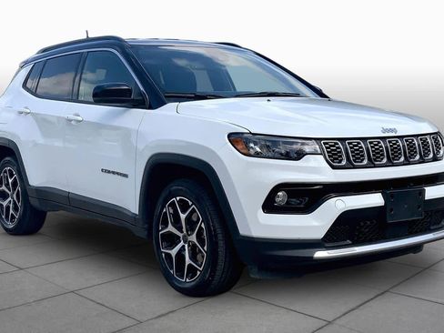 Used 2025 Jeep Compass Limited AWD/4WD image 3