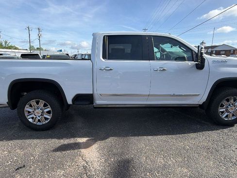 New 2026 Chevrolet Silverado 2500 High Country w/ High Country Premium Package AWD/4WD image 4