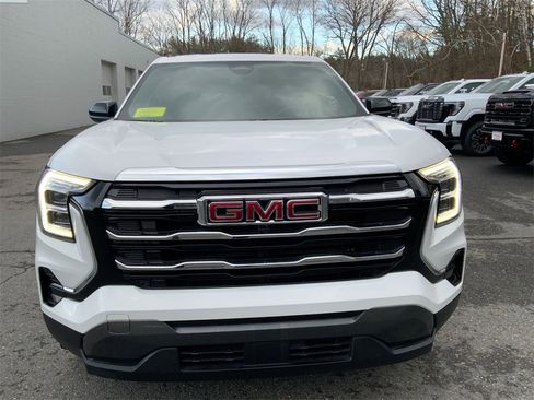 Used 2025 GMC Terrain Elevation image 40