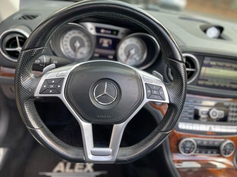 Used 2016 Mercedes-Benz SL 550 w/ Driver Assistance Package image 21