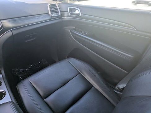Used 2019 Jeep Grand Cherokee Limited image 13