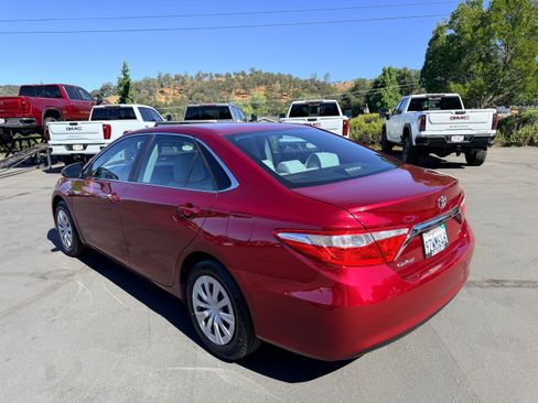 Used 2016 Toyota Camry LE FWD image 8