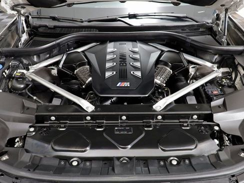 Certified 2023 BMW X7 M60i image 25