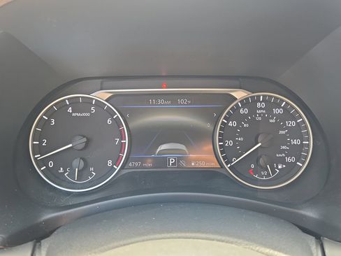 Used 2025 Nissan Sentra SV FWD image 12
