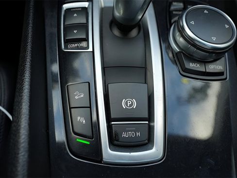 Used 2016 BMW 535i Gran Turismo xDrive image 38