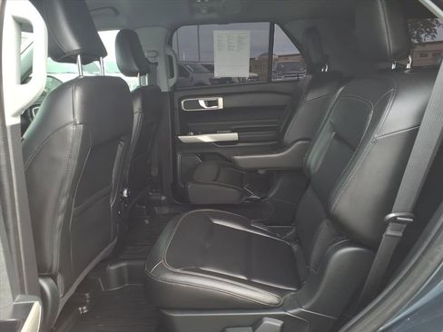 Certified 2022 Ford Explorer XLT w/ Equipment Group 202A image 18