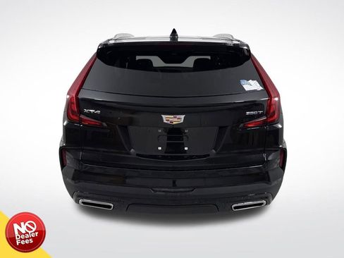 Used 2025 Cadillac XT4 Premium Luxury image 5
