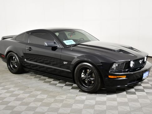 Used 2008 Ford Mustang GT RWD image 4