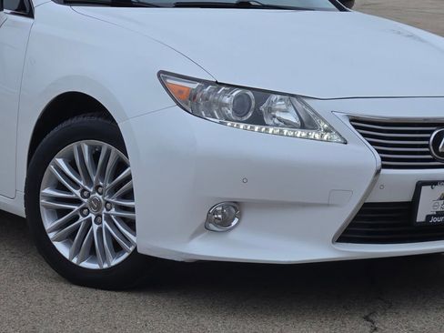 Used 2013 Lexus ES 350 w/ Luxury Pkg image 3