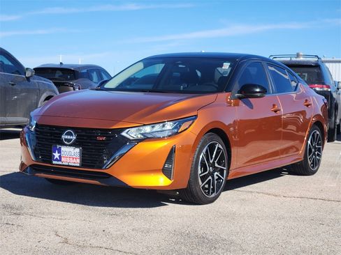 Used 2024 Nissan Sentra SR image 2