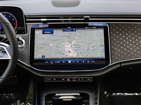 New 2026 Mercedes-Benz E 350 4MATIC Sedan image 11