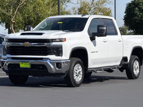 Used 2024 Chevrolet Silverado 2500 LT w/ Convenience Package image 15