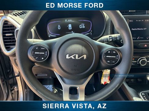Used 2025 Kia Soul LX FWD image 24