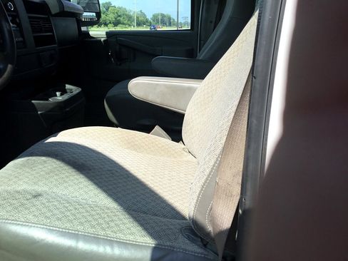 Used 2017 GMC Savana 2500 image 15