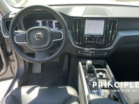 Certified 2025 Volvo XC60 B5 Core image 14