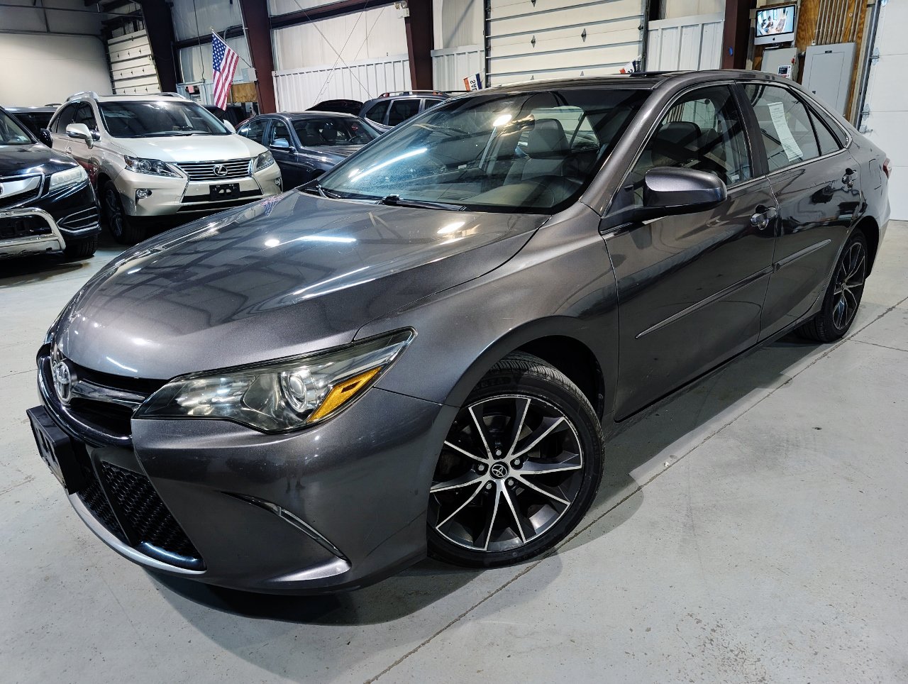 Used 2016 Toyota Camry XSE w/ Moonroof Package FWD image 1
