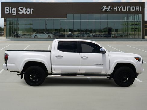 Used 2021 Toyota Tacoma Limited AWD/4WD image 5