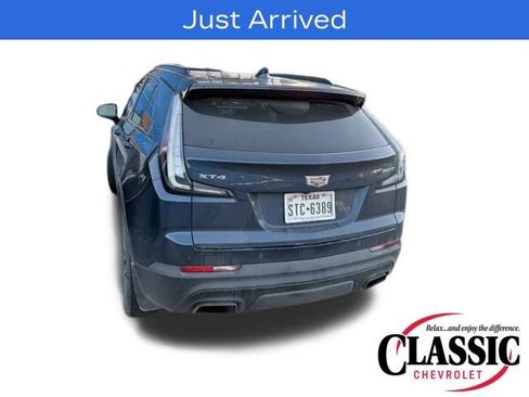 Used 2019 Cadillac XT4 Sport image 3