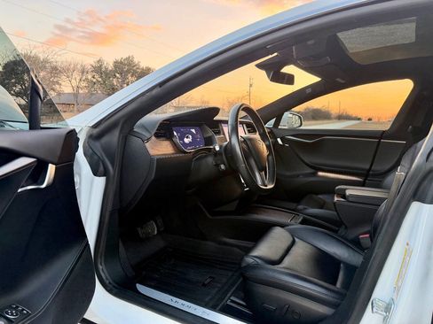 Used 2020 Tesla Model S Long Range Plus image 12