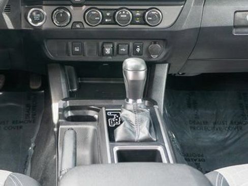 Used 2022 Toyota Tacoma TRD Sport AWD/4WD image 14