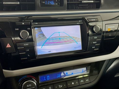 Used 2016 Toyota Corolla LE FWD image 11