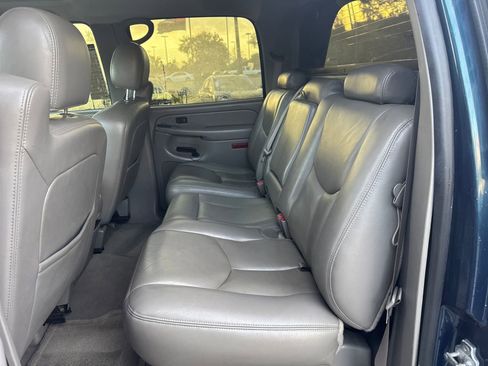 Used 2006 Chevrolet Avalanche Z66 w/ Sun And Sound Package image 27