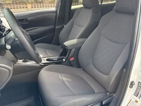 Used 2022 Toyota Corolla LE image 16