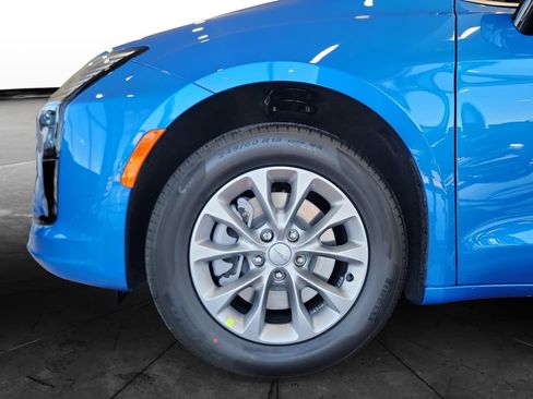 New 2027 Chrysler Pacifica Select AWD/4WD image 14