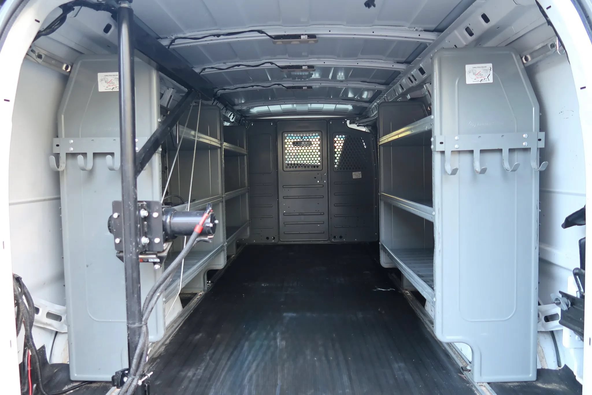 Used 2017 Chevrolet Express 2500 Extended RWD image 21