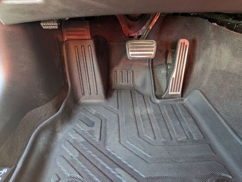 Used 2023 Chevrolet Corvette Stingray Coupe w/ 1LT image 19